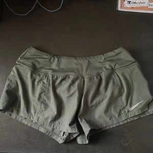 nike shorts size small